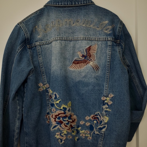 Sadie & Sage keepmewild Embroidered Distress Denim Jacket M/L - Picture 5 of 12